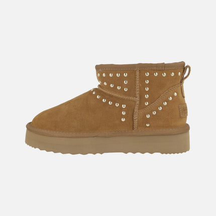 Botas bajas de serraje forradas de pelo con tachas doradas Agder