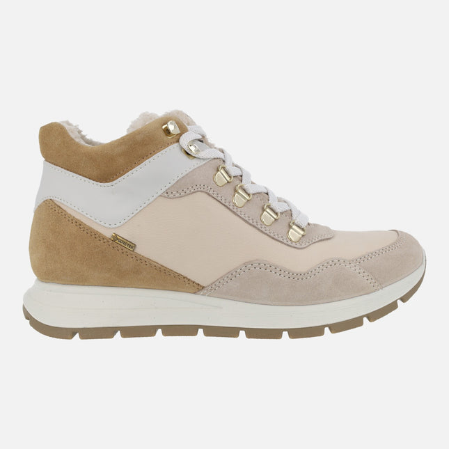 Botines deportivos en combinado beige con membrana Gore tex