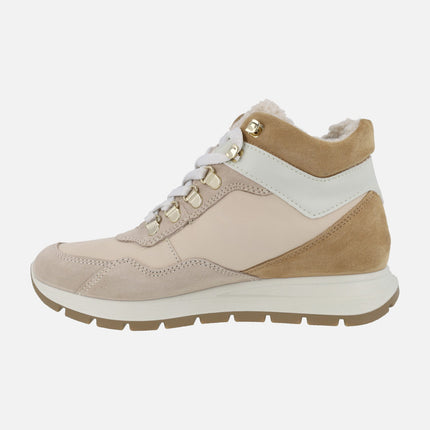 Sports ankle boots in beige combination with Gore-tex membrane