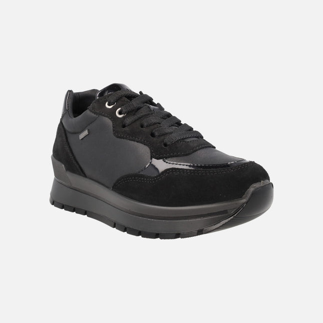 Deportivos multi material con cordones y membrana Gore tex