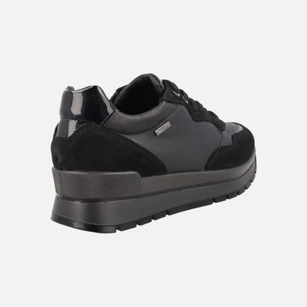 Deportivos multi material con cordones y membrana Gore tex