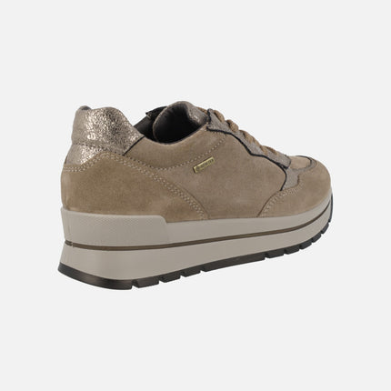 Deportivos multi material con cordones y membrana Gore tex