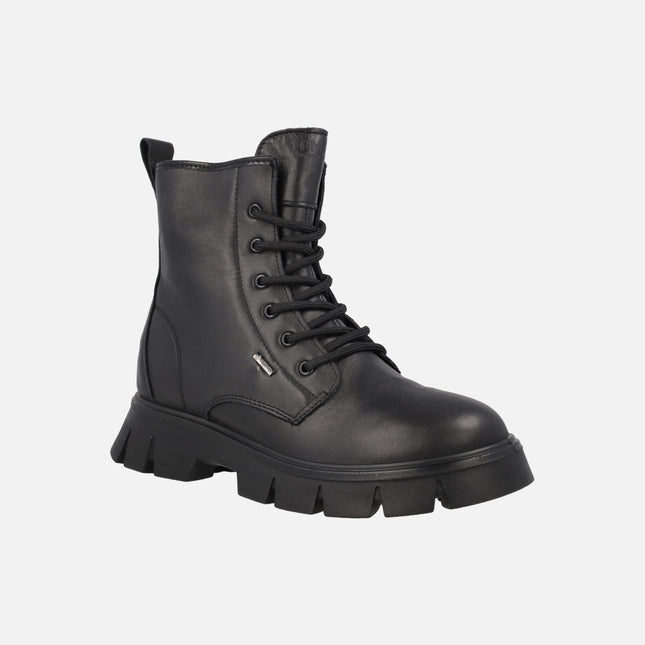 Botines negros de piel con cordones y membrana Gore tex