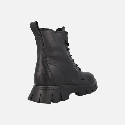 Botines negros de piel con cordones y membrana Gore tex