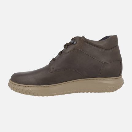 Botines marrones de piel para hombre con membrana impermeable