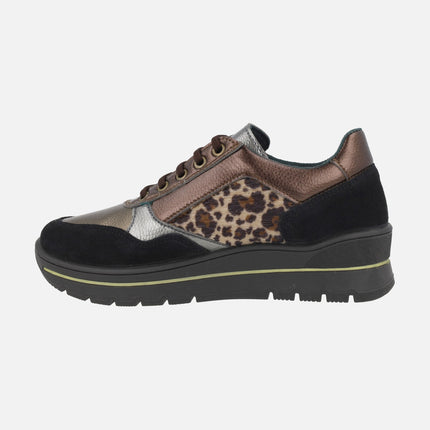 Zapatos deportivos en combinado leopardo con cremallera lateral