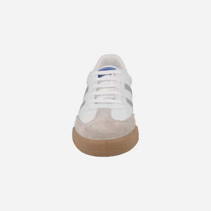 Zapatillas deportivas blancas para mujer con piso caramelo