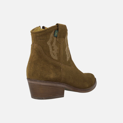 Botines de serraje Dakota con detalle de pespunteado