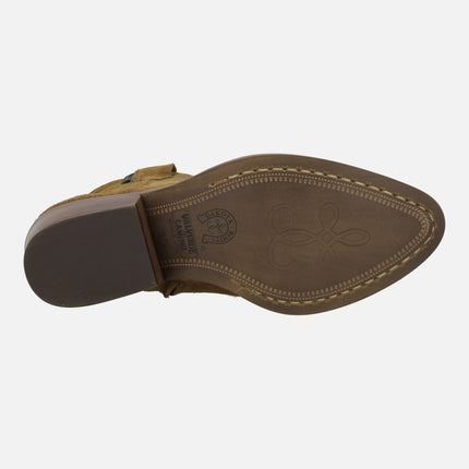 Botines de serraje Dakota con detalle de pespunteado