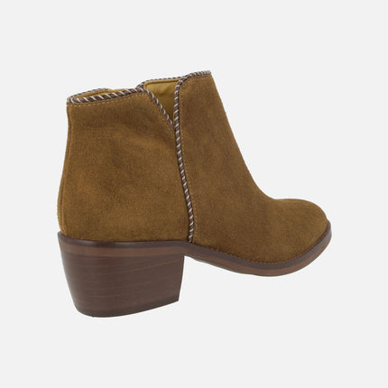 Botines de tacón estilo cowboy en serraje marrón DKT40