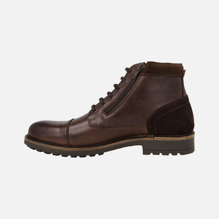 Botines de cordones en piel marrón con detalles en serraje