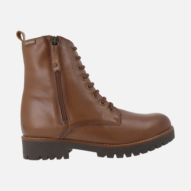 Botines de piel estilo militar con cordones y cremallera exterior