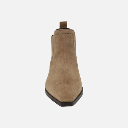 Botines cowboy Loana con elásticos estilo chelsea