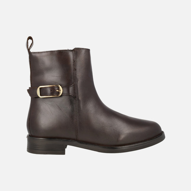 Botines con hebilla metálica para mujer