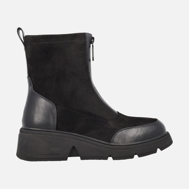 Botines con cremallera central combinados