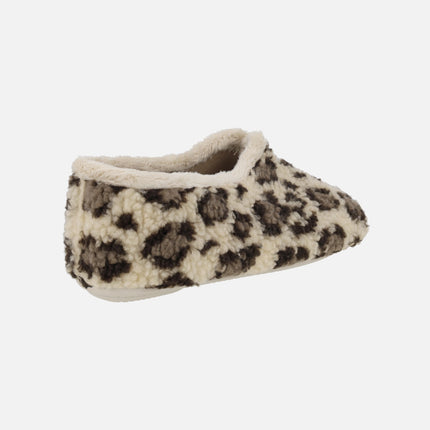 Zapatillas de casa cerradas para mujer en animal print leopardo