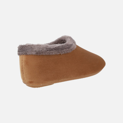 Zapatillas de casa cerradas para mujer en afelpado camel