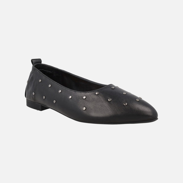 Bailarinas negras de piel con tachas metálicas