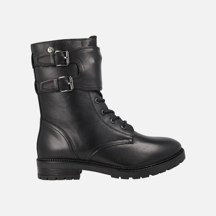 Botines de cordones estilo militar en piel negra con hebillas