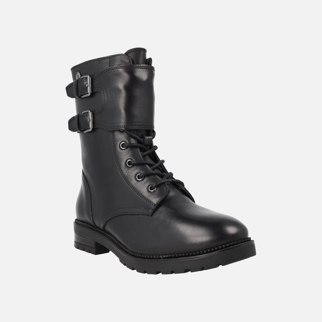 Botines de cordones estilo militar en piel negra con hebillas