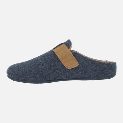 Zapatillas de casa para hombre en tejido azul con tira camel y hebilla