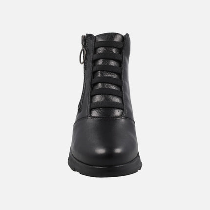 Botines negros de piel con cordones elásticos