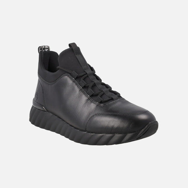 Deportivos negros de piel combinada con neopreno