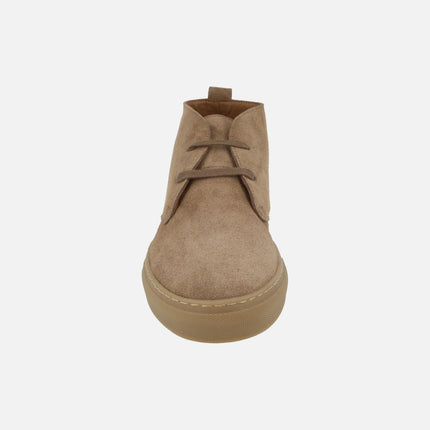 Botines de cordones para hombre en serraje camel BUG