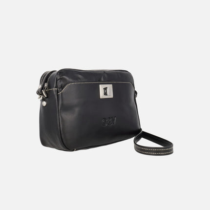 Bolsos bandolera de forma rectangular elaborados en piel natural