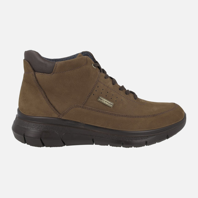 Botas de cordones para hombre en nobuck marrón con forro Waterproof