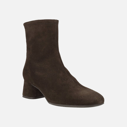 Botines Doha en ante con tacón bajo y cremallera trasera