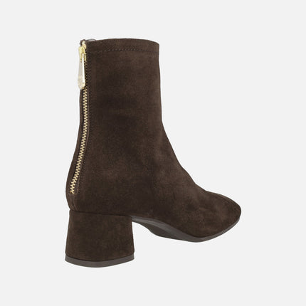 Botines Doha en ante con tacón bajo y cremallera trasera