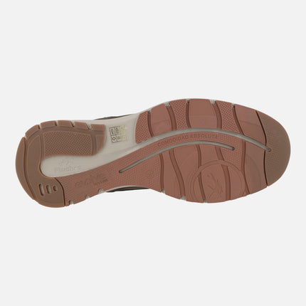 Botas Tritón en piel verde con cordones y membrana impermeable