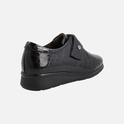 Zapatos de mujer en coco charol negro con velcro