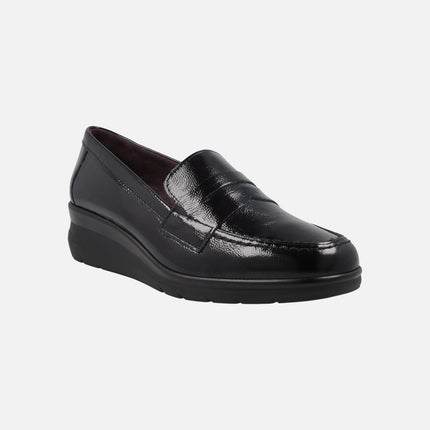 Mocasines negros de charol con antifaz