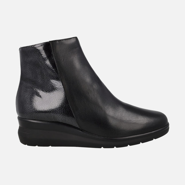 Botines confort negros en combinado de piel y charol