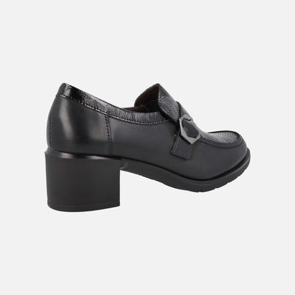 Mocasines de piel combinados con adorno de hebilla hexagonal