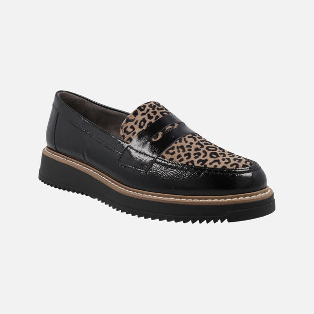 Mocasines negros de charol con copete de animal print leopardo