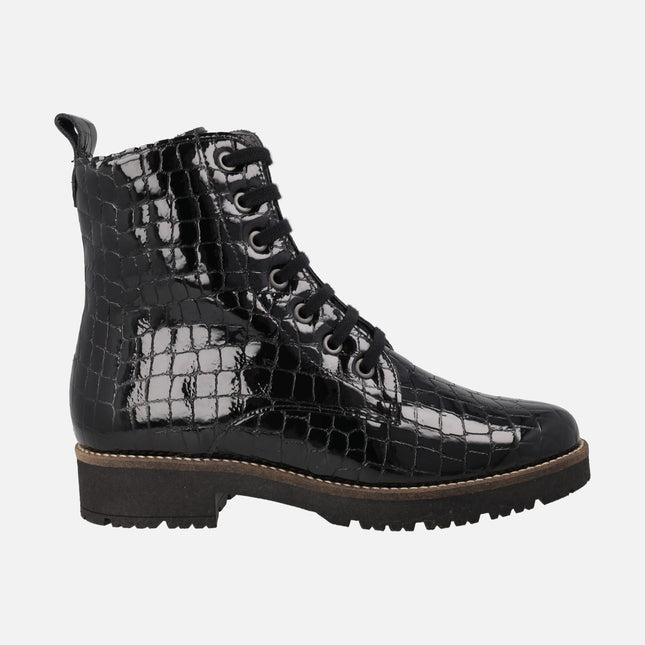 Botines negros en coco charol con cordones y cremallera