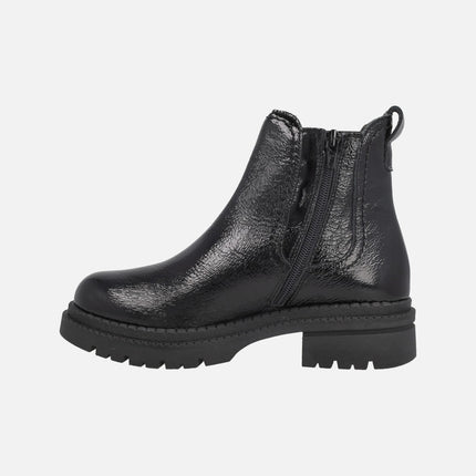 Botines negros de charol con elástico y piso track