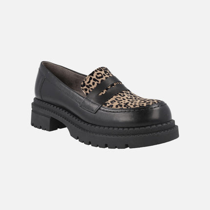 Mocasines negros con pala en leopardo y piso track