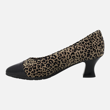 Salones en animal print leopardo con puntera en charol negro