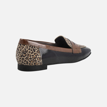 Mocasines combinados en charol y animal print leopardo
