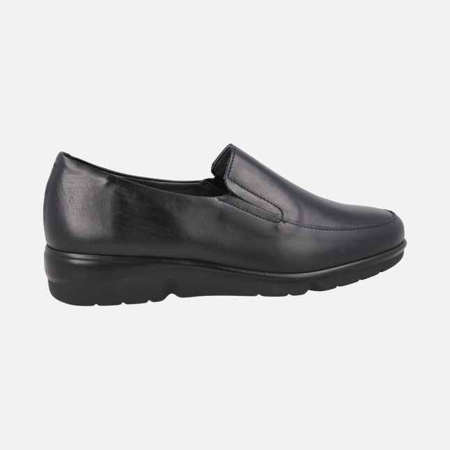 Mocasines negros de piel con elásticos laterales