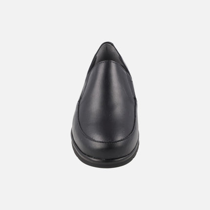 Mocasines negros de piel con elásticos laterales