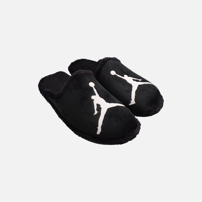 Zapatillas de casa para hombre en tejido negro con logo Jordan