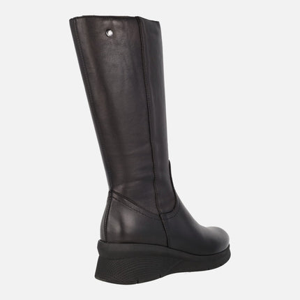 Botas altas en piel negra de Kaola