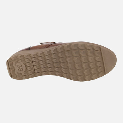 Botines con cierre velcro combinados en charol y piel