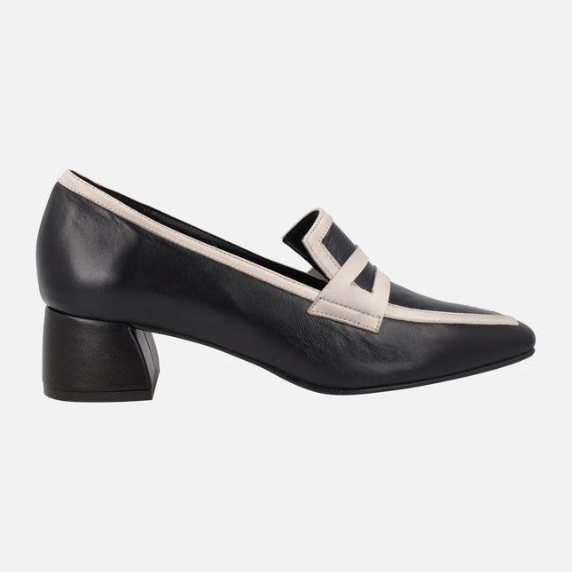 Mocasines de tacón con copete y franjas beige