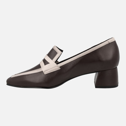 Mocasines de tacón con copete y franjas beige